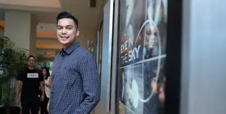 Film 'Raksasa dari Jogja' menggaet pendatang baru di dunia seni peran. Abrar Adrian lelaki yang berhasil menjajal dunia akting. (Adrian Putra/Bintang.com)