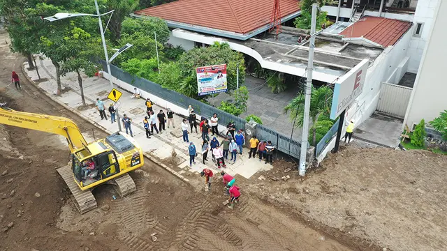 Perbaikan Jalan Raya Gubeng