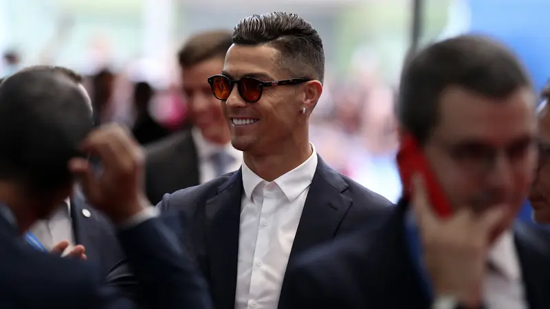 Adu Gaya Ronaldo dan Messi di Acara Pemain Terbaik Eropa