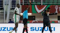 Kiper Uganda bernomor punggung 19, Salim Magoola, menerima kartu merah saat pertandingan Grup C Piala Afrika (CAN) antara Uganda dan Nigeria di Stadion Fes, Fes, pada 30 Desember 2025. (Abdel Majid BZIOUAT/AFP)