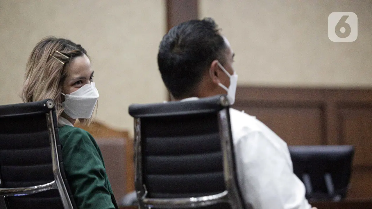 FOTO: Nia Ramadhani dan Ardi Bakrie Divonis 1 Tahun Penjara