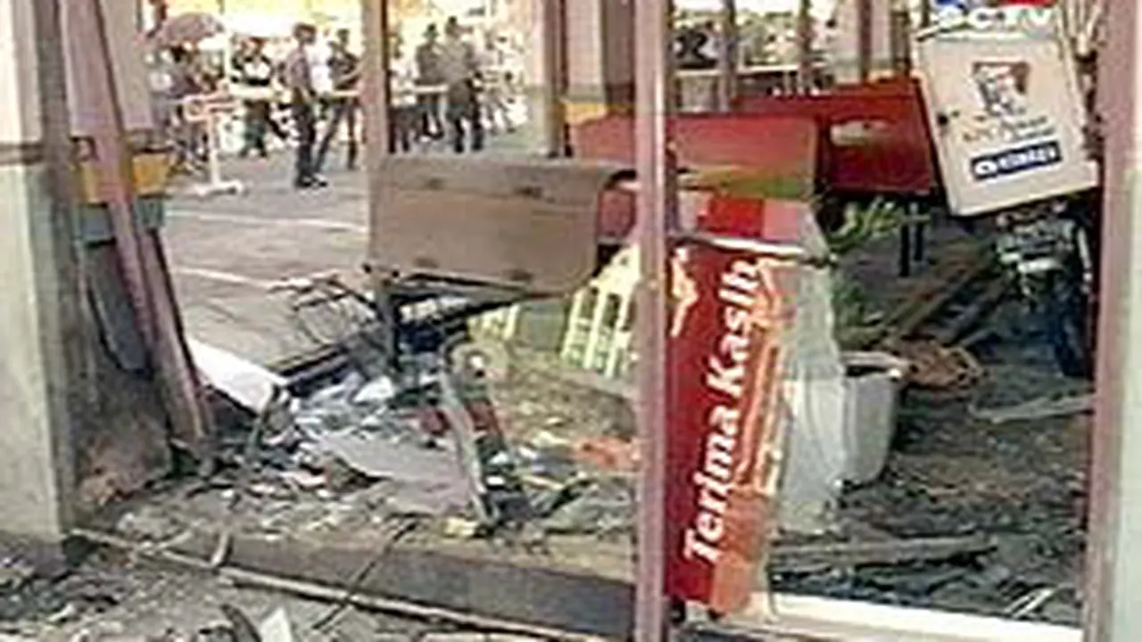121001cBom.jpg