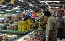 Sidak Giant Malang, petugas temukan makanan kedaluwarsa