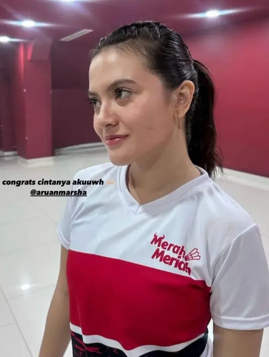 Tampilan simpel tapi stylish salah satunya bisa ditiru dari gaya rambut Marsha Aruan. Ia tampil kece dengan dutch braids ponytail. [Foto: IG/aruanmarsha]