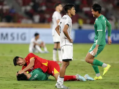 Ekspresi pemain Timnas Indonesia, Dony Tri Pamungkas usai berlaga melawan Vietnam pada laga final Piala AFF U-23 2025 di Stadion Utama Gelora Bung Karno, Jakarta, Selasa (29/7/2025). (Liputan6.com/Helmi Fithriansyah)