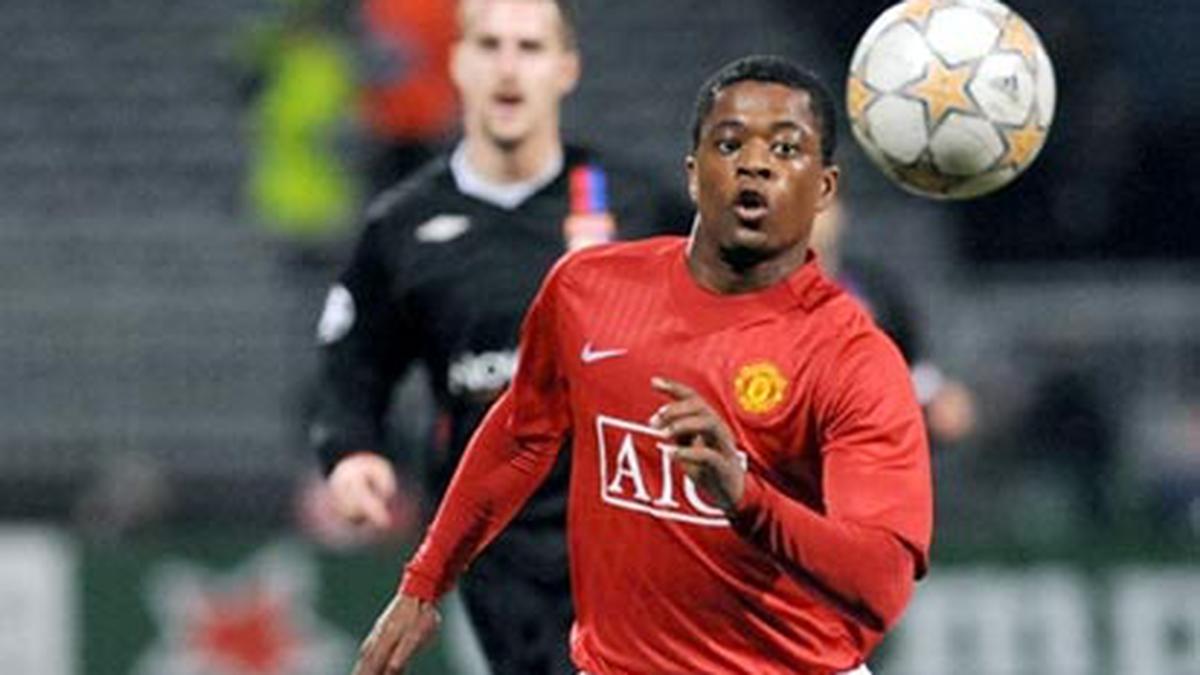 Evra Tetap Tinggal di Old Trafford - Bola Liputan6.com
