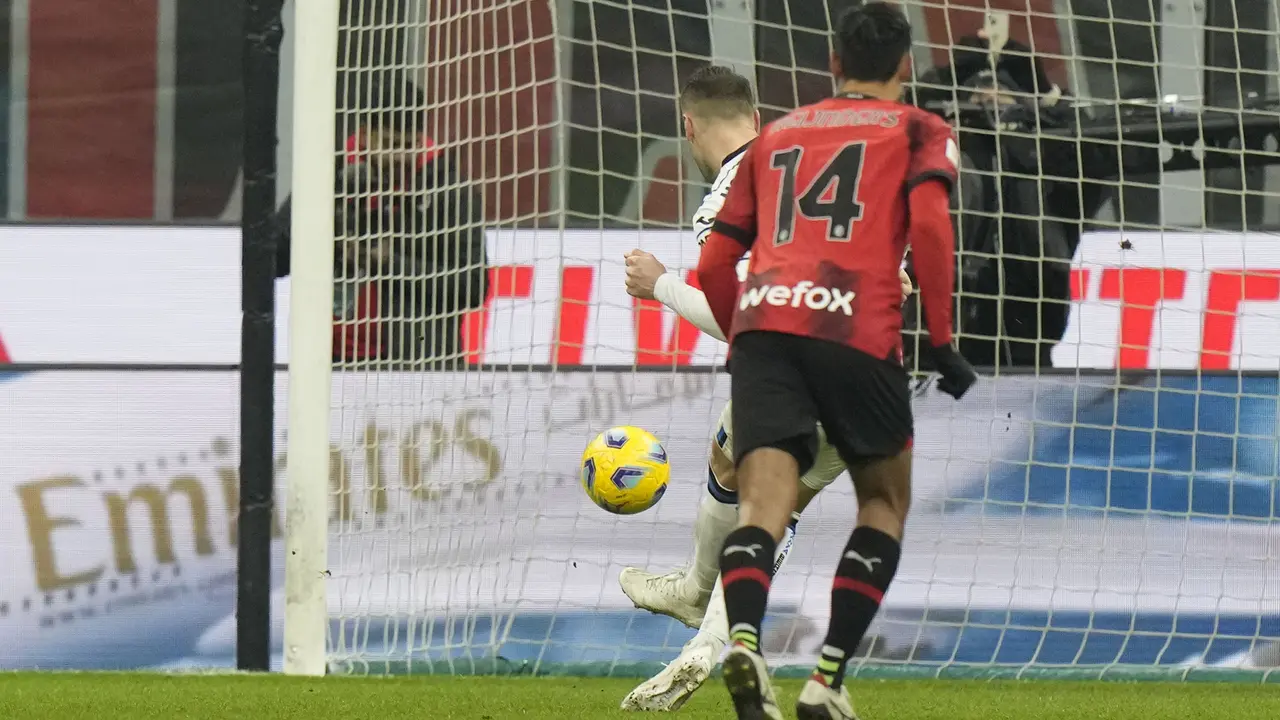 Foto: Diwarnai Dua Kartu Merah, AC Milan Disingkirkan Atalanta pada Perempatfinal Coppa Italia 2023/2024
