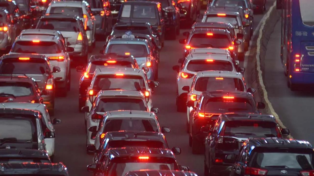 Usai Macet Panjang Akibat Demo Buruh, Lalu Lintas Tol Cipularang KM 117 Kembali Lancar