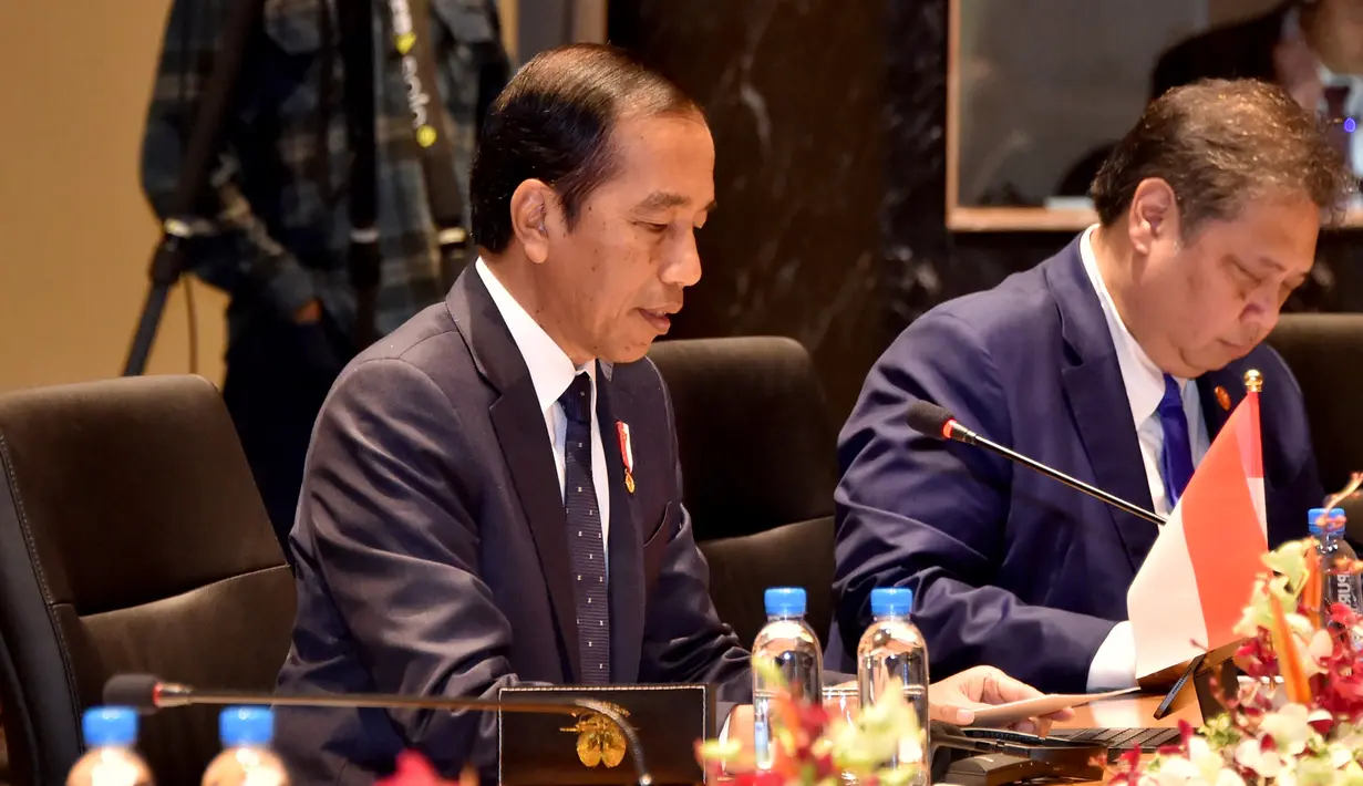 Sebelumnya, Jokowi melakukan pertemuan empat mata atau tête-à-tête dengan Perdana Menteri Papua Nugini James Marape. (ANDREW KUTAN/AFP)