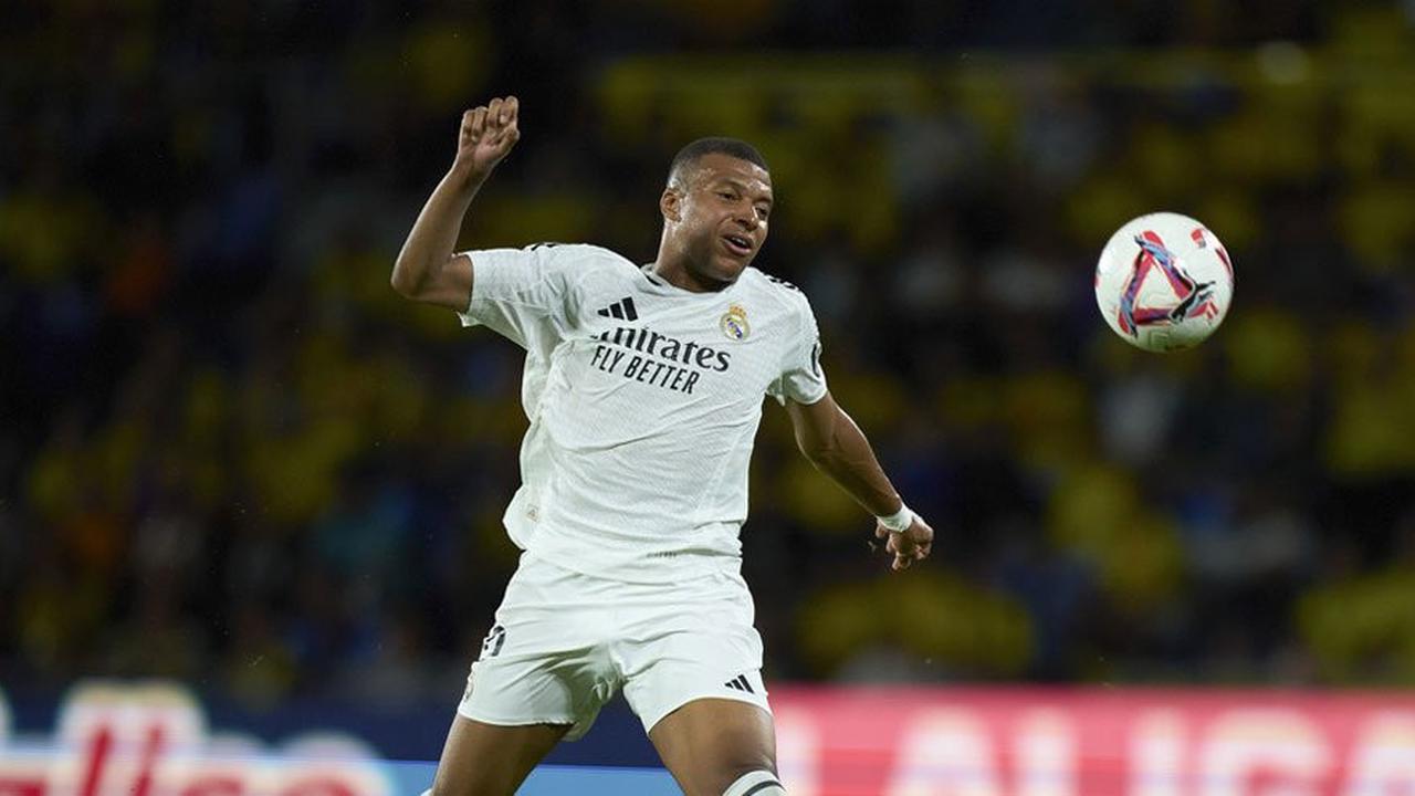 Kylian Mbappe menyebut Cristiano Ronaldo sebagai panutannya, namun ia tidak ingin meniru gaya permainannya.