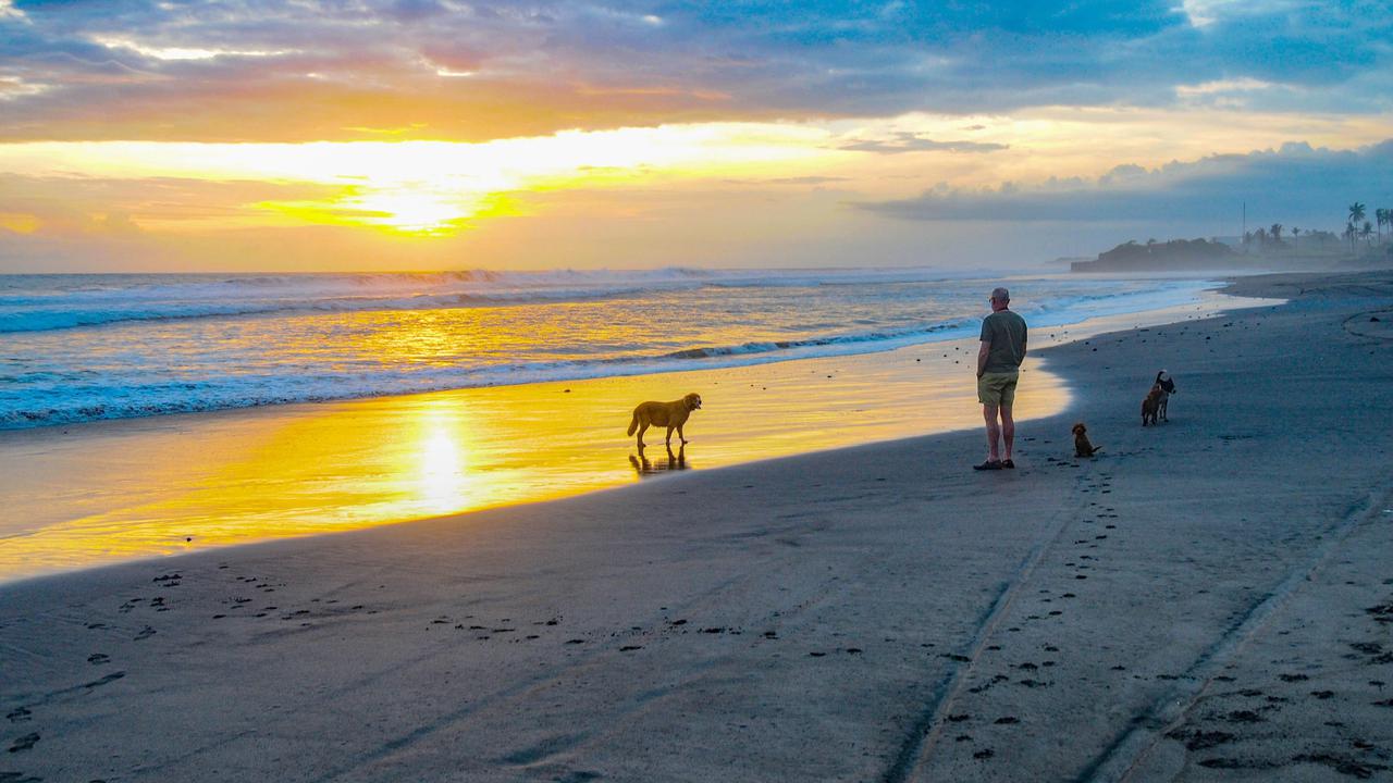 FOTO: Pantai Pasut, Permata Tenang di Tabanan yang Menawarkan Keindahan Senja