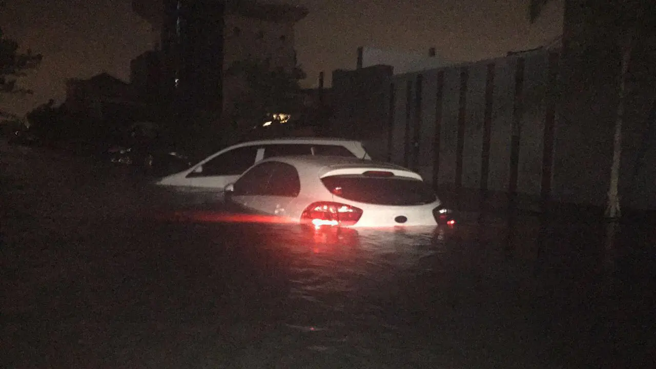 20160603-Banjir-Air-Rob-Pantai-Mutiara-Jakarta