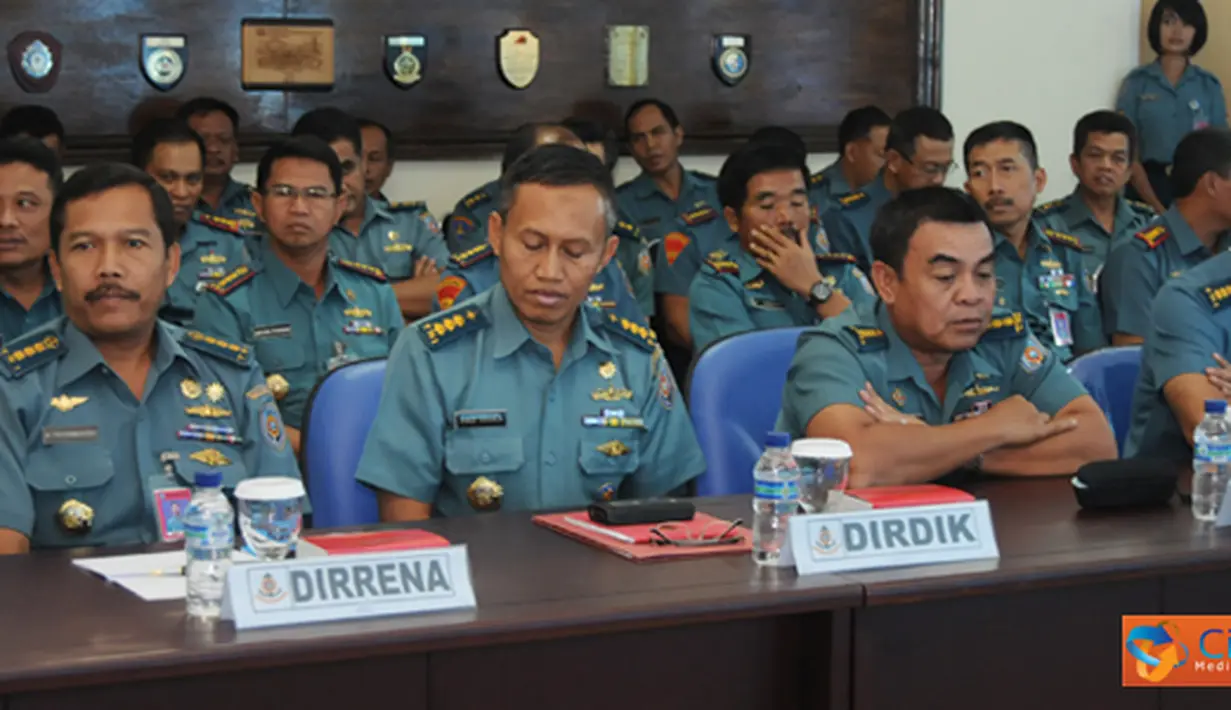 Citizen6, Surabaya: Hadir dalam Entry Briefing Wasrik BPK RI yang digelar di Ruang Rapat Utama Mako Kobangdikal, Dankodikopsla Laksma TNI Yayat Achmad Hadirat, Inspektur dan para Direktur Kobangdikal. (Pengirim: Penkobangdikal).