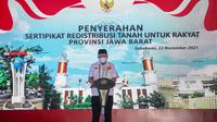 Menteri Koperasi dan UKM Teten Masduki di acara penyerahan sertipikat Redistribusi Tanah untuk Rakyat di Kabupaten Sukabumi, Selasa, (23/11).