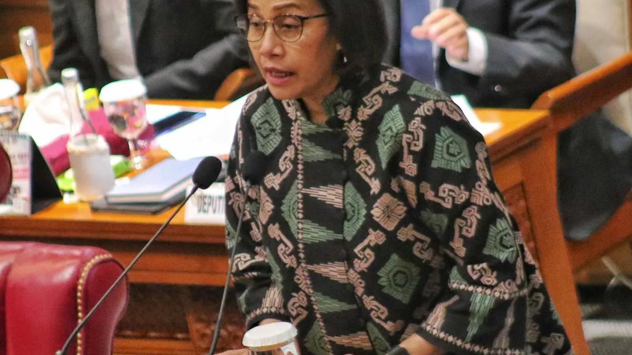 Sri Mulyani menuturkan, tren positif konsumsi dalam negeri perlu dijaga, mengingat tren ekspor Indonesia mulai mengalami perlambatan, hal ini ditandai dari neraca ekspor tahun 2022.&nbsp;
