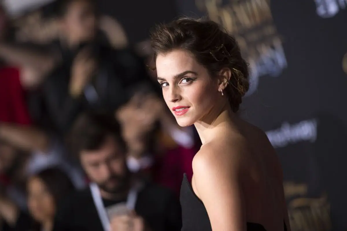 Emma Watson menuai kritik usai tampil topless. (Foto: AFP)
