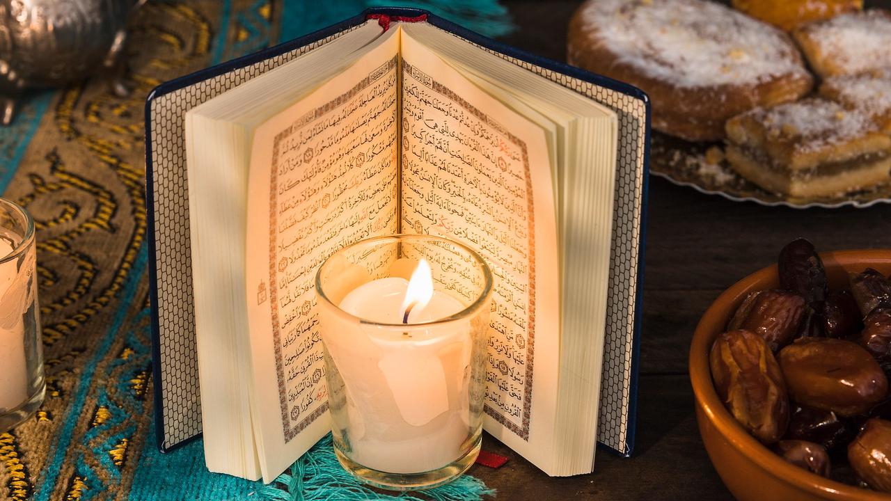 Doa Tahiyat Akhir Lengkap Arab Latin dan Artinya yang Wajib Dihafal, Penutup Ibadah yang Penuh Makna Spiritual