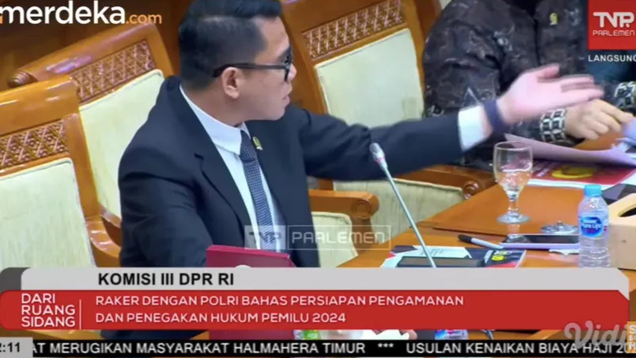 Arteria Lakukan Interupsi, Minta Sahroni Tertib <br>