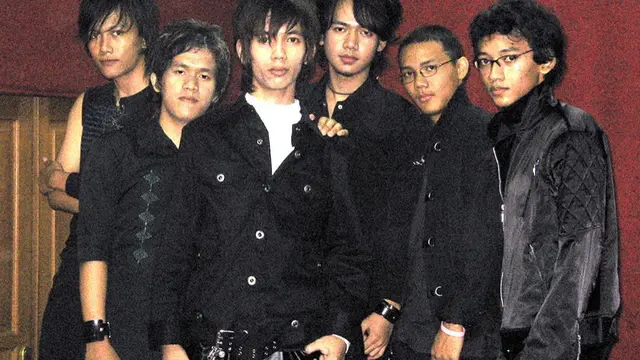 D'Masiv formasi awal
