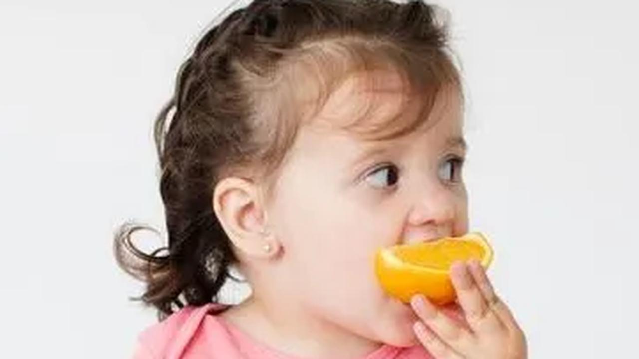 Dengan memahami makanan yang mendukung pertumbuhan tulang anak, kita dapat melindungi mereka dari risiko osteoporosis di masa dewasa.