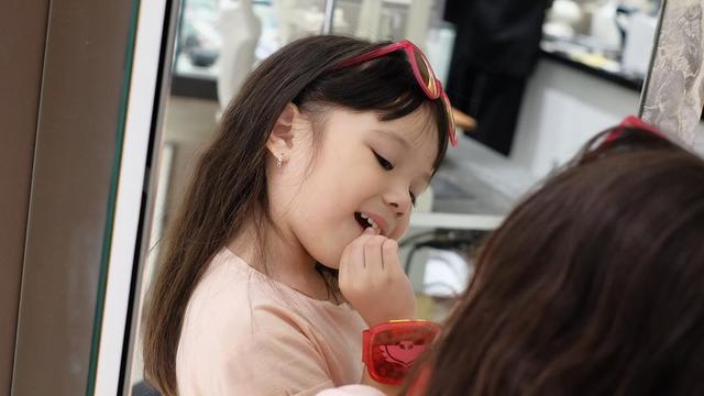 7 Potret Gempi Berkacamata, Masih 4 Tahun Alami Minus dan Silinder