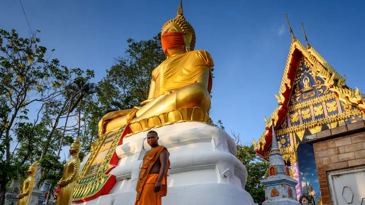 Patung Buddha Raksasa