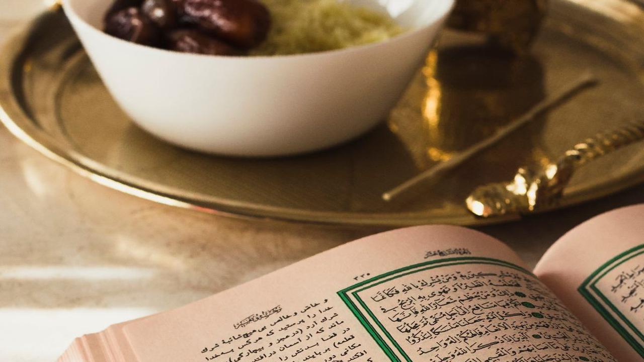 Oleh karena itu, sebaiknya kita menunaikan kewajiban ini dengan segera tanpa menundanya, karena Allah SWT tidak membebani hamba-Nya melebihi kemampuannya.