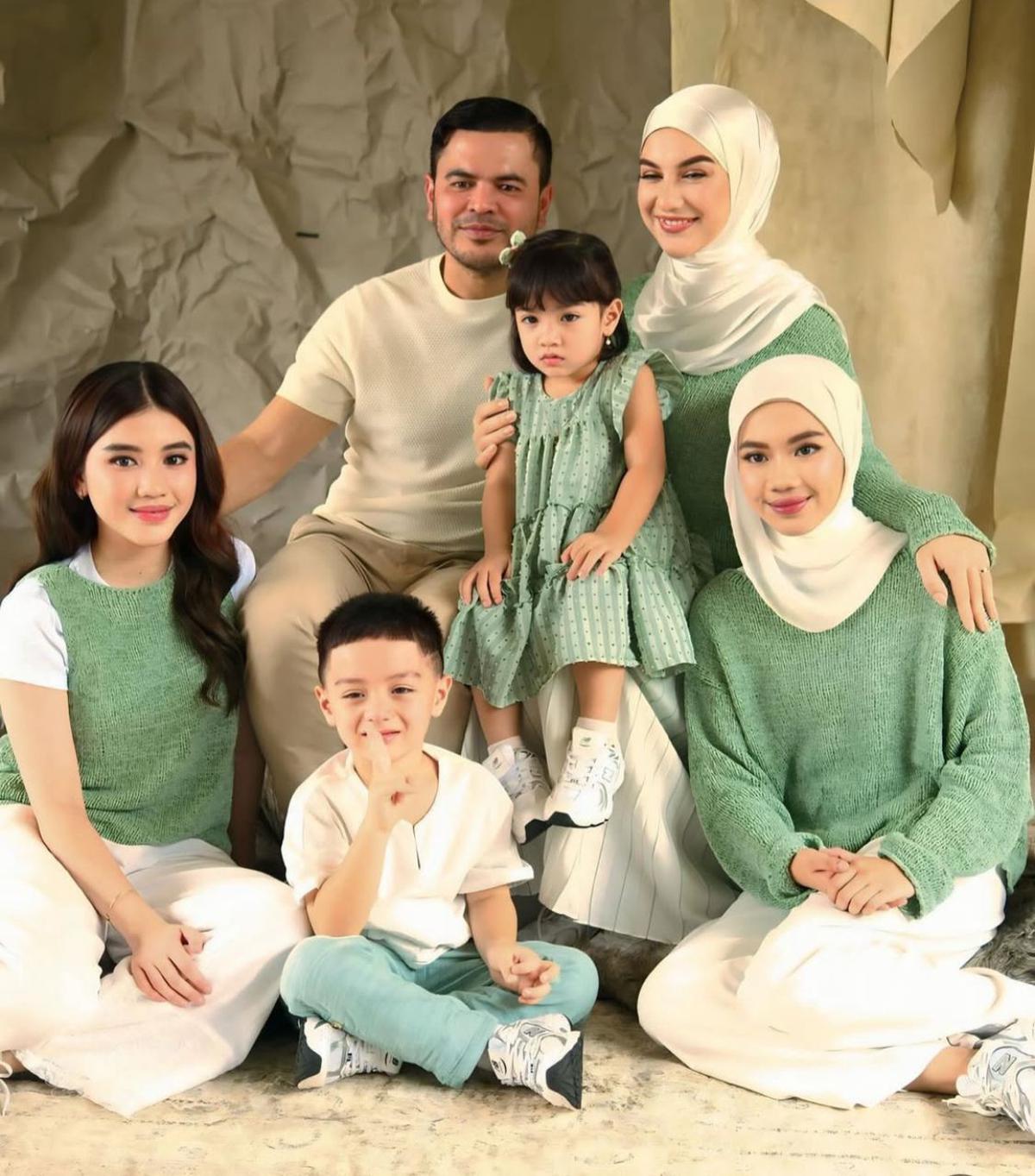 Irish Bella dan Keluarga Tampil Memukau, Intip Momen Manis di Pemotretan Eksklusif Ini