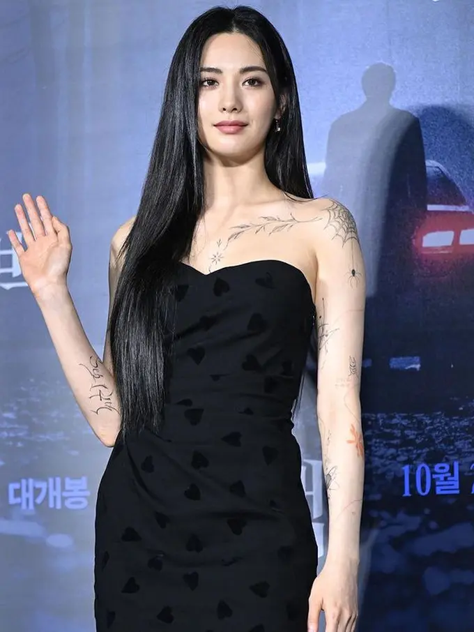 Gaya Fearless Nana ex After School dengan Penuh Tato, Warganet Sebut Mirip Jisoo BLACKPINK