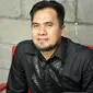 Saipul Jamil dikenal sebagai pedangdut dan pembaca acara, lahir di Banten, Serang, 31 Juli 1980.