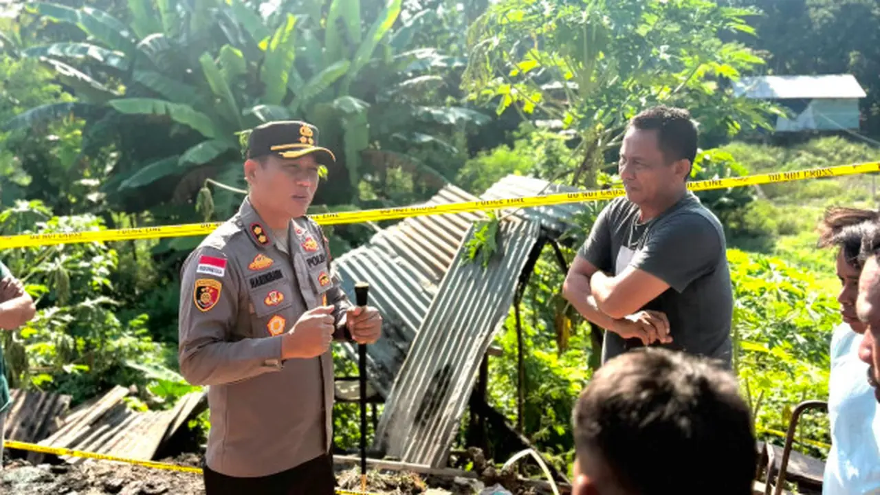 Kapolres Sumba Timur Tinjau Lokasi Kebakaran