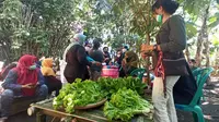 Pagi-pagi berbelanja di Pasar Seni Gorontalo. (Foto: Liputan6.com/Arfandi Ibrahim)