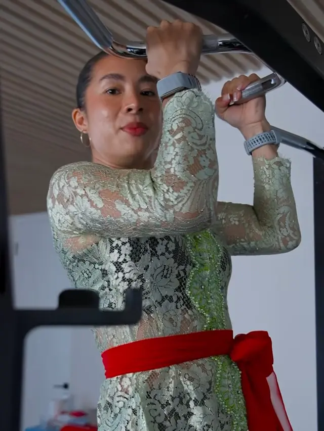 Hari Kartini Jennifer Bachdim Kenakan Kebaya saat Workout. [@jenniferbachdim]
