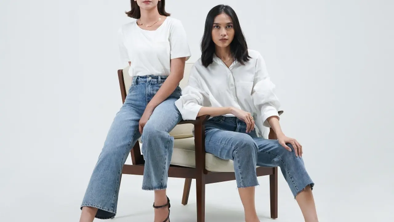 3 Cara Padu Padan Denim untuk Tampil Formal