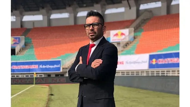 5 Potret Javier Roca di Luar Lapangan, Pelatih Baru Persik Kediri