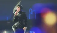 Princess Syahrini kembali tampil di layar kaca setelah enam tahun vakum dan menjadi perhatian saat tampil di panggung indoor pada malam puncak HUT SCTV 36 Xtraordinary di Studio Emtek City, Jakarta, Senin (24/8/2026). (KLY/Budy Santoso)