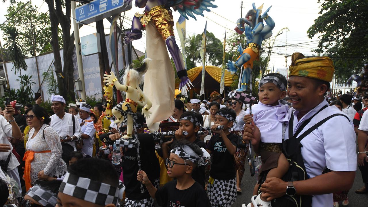 Arak Ogoh-Ogoh di Cinere