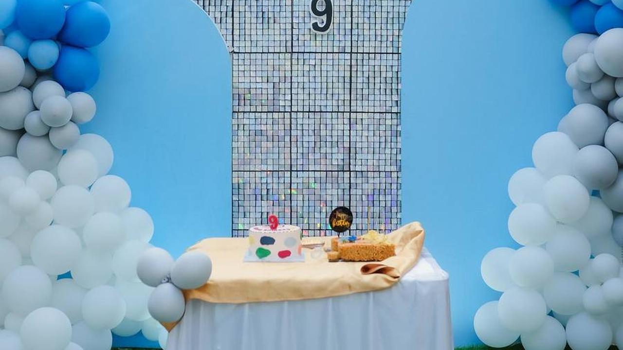Bernuansa Biru dan Putih