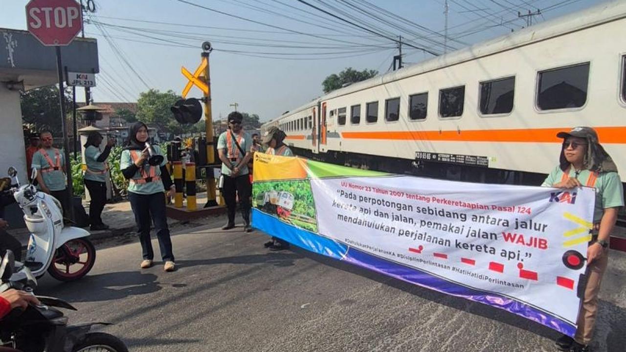 KAI Gencarkan Edukasi Keselamatan di Perlintasan dan Jalur Kereta Api, Ingatkan Bahaya Kecelakaan