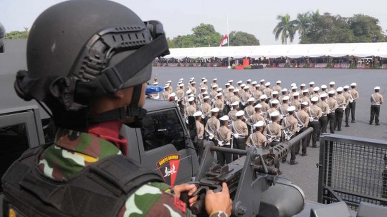 Ribuan polisi bersenjata laras panjang peringati Hari Bhayangkara