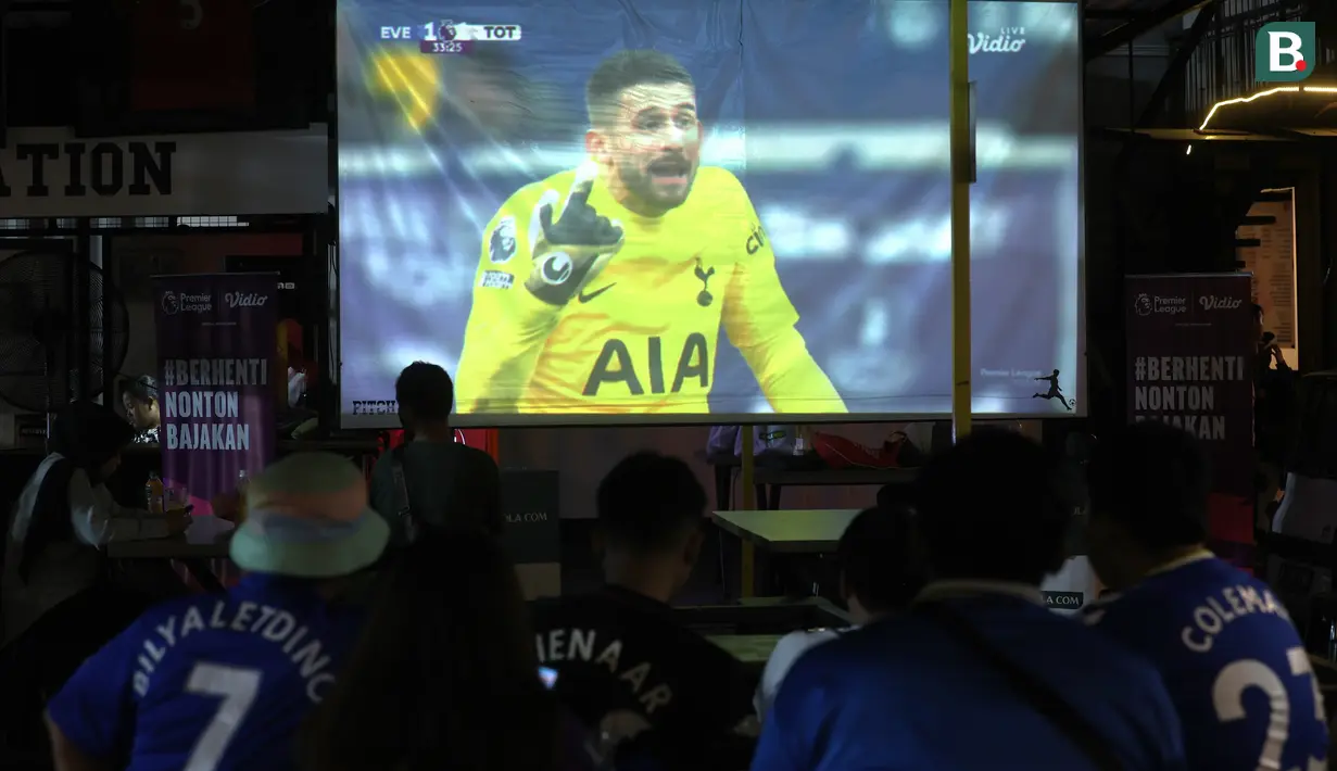 <p>Suasana Roaring Night pertandingan Liga Inggris 2023/2024 antara Everton kontra Tottenham Hotspur yang diselenggarakan di Pitch 98 Kemang, Jakarta Selatan, Sabtu (3/2/2024) malam. (Bola.com/M Iqbal Ichsan)</p>