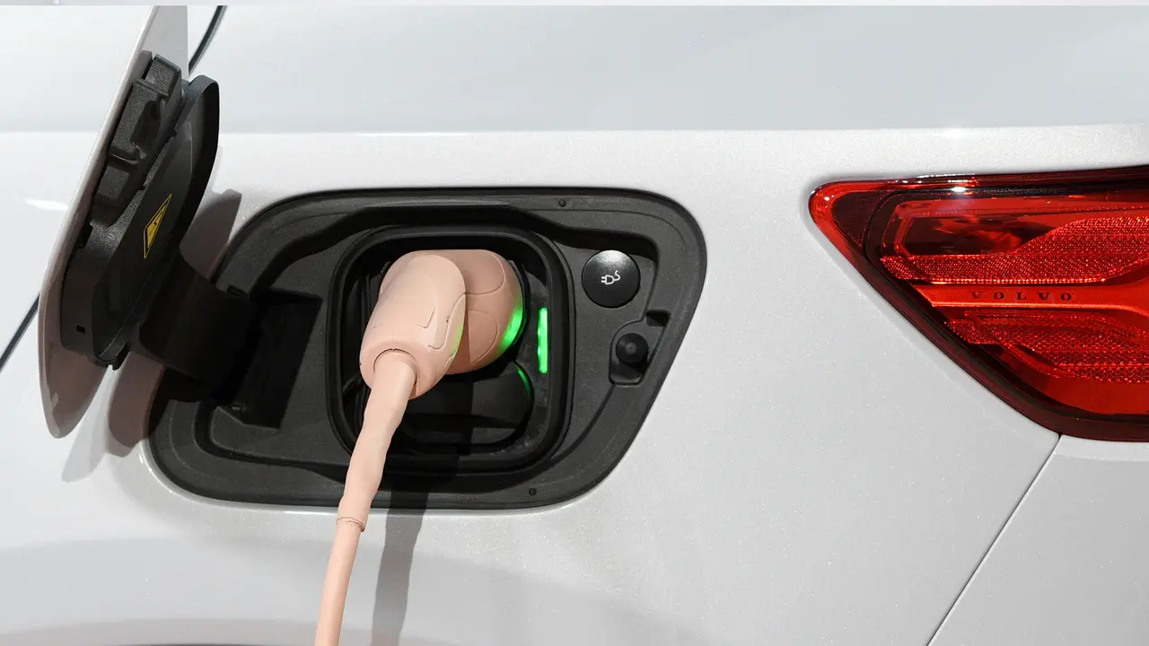 Mobil Listrik Perdana Volvo