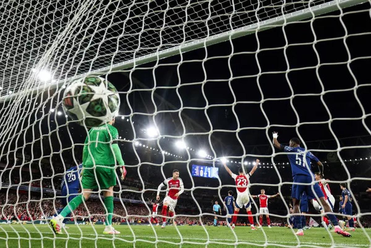 Liga Champions: Gawangnya Kebobolan oleh Ousmane Dembele, David Raya Pede Arsenal Bisa Comeback di Markas PSG