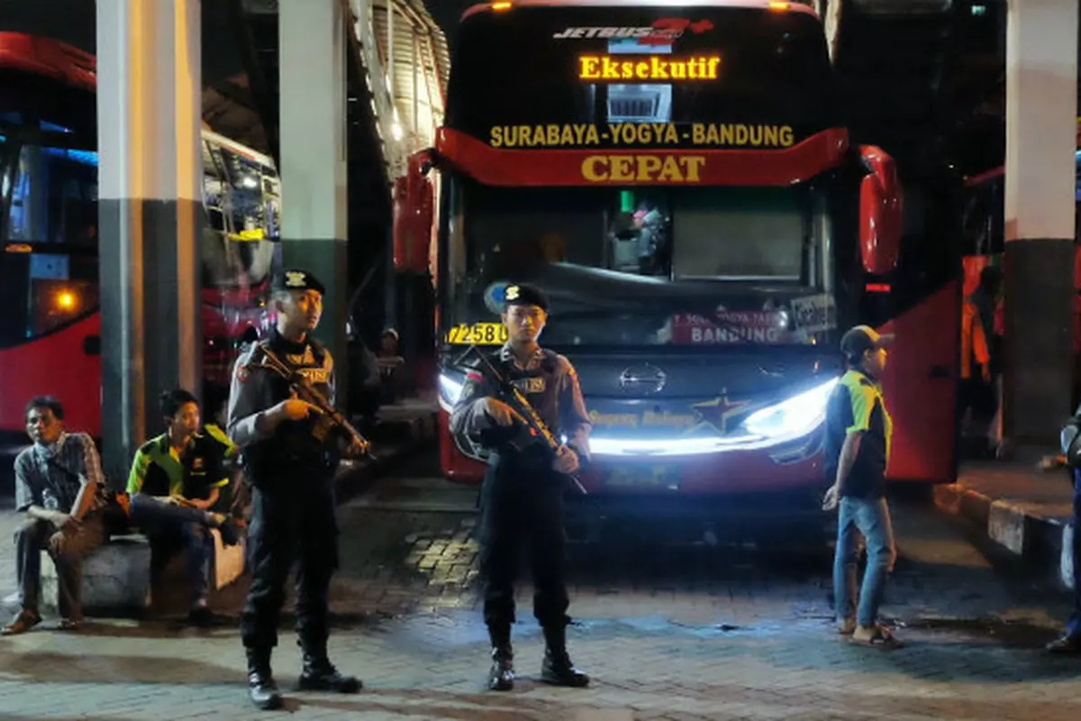 Jelang Aksi 22 Mei, Polisi Razia Penumpang Bus dan Kereta Api Tujuan Surabaya - Jakarta