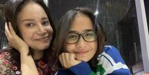 Dua artis cantik papan atas Rossa dan Prilly Latuconsina sahur bersama. Prilly mendatangi kediaman penyanyi yang telah memiliki seorang anak ini. Keduanya tampak dekat dan saling tertawa hingga ngakak. [Instagram/prillylatuconsina96]
