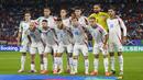 Para pemain starting XI Timnas Italia berfoto bersama jelang dimulainya laga matchday kedua Grup B Euro 2024 menghadapi Timnas Spanyol di Arena Aufschalke, Gelsenkirchen, Jerman, Kamis (20/6/2024). (AP Photo/Alessandra Tarantino)