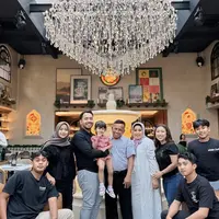 Potret keluarga Kiky Saputri (Sumber: Instagram/kikysaputrii)