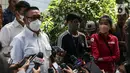 Wakil Ketua Mahkamah Partai DPP Gerindra Wihadi Wiyanto menyampaikan keterangan usai rapat pemecatan Mohamad Taufik sebagai kader Partai Gerindra di DPP Gerindra, Ragunan, Jakarta Selatan, Selasa (7/6/2022). Gerindra memecat Taufik karena dinilai menyalahi kesepakatan sidang pada Februari lalu, tidak loyal, dan kerap bermanuver di luar jalur kebijakan partai. (Liputan6.com/Johan Tallo)
