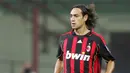 1. Alessandro Nesta - Mantan bek tangguh yang dimiliki AC Milan ini terpaksa harus absen satu pekan karena mengalami cedera jari. Nesta mengalami cedera jari akibat terlalu lama bermain playstation. (AFP/Paco Serinelli)