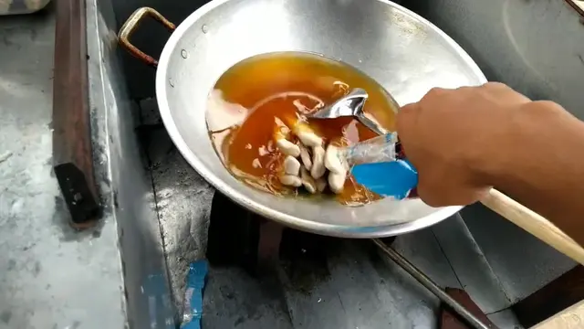 Tanpa Telur, Begini Cara Goreng Otak-otak Agar Mengembang Tanpa Meletup